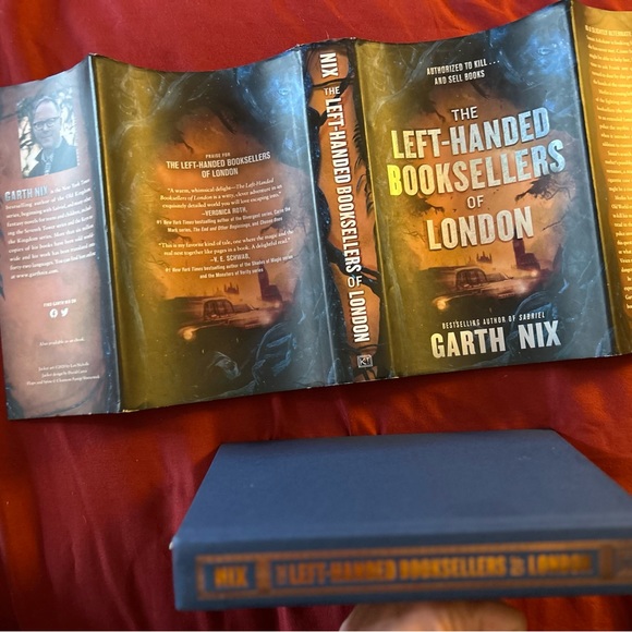 “The Left-Handed Book Sellers of London” Book written by:Garth Nix - Picture 16 of 16